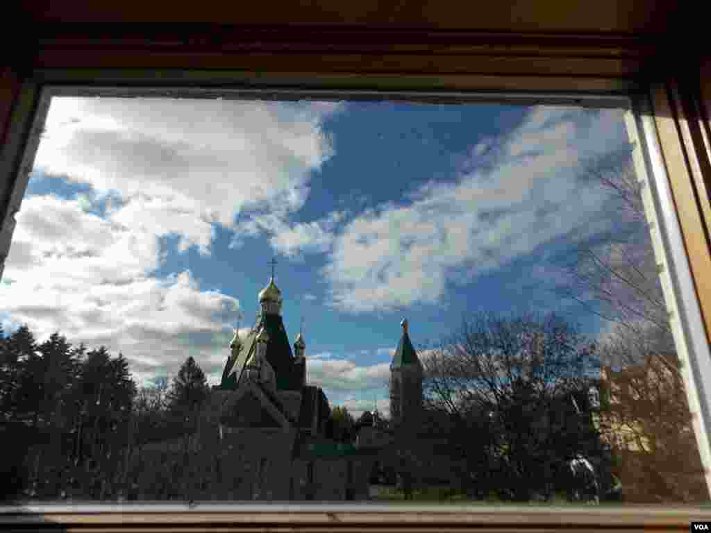 Вид на монастырь из окна семинарии