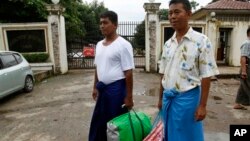 神牛节是加德满都的印度教徒为逝者的灵魂祈求拯救和安宁的节日。图为当地时间8月11日，加德满都一名男孩为庆祝神牛节将自己打扮成了一只神牛。