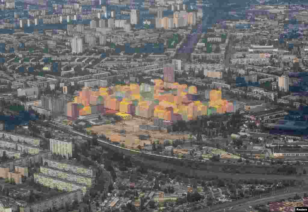 乌克兰基辅的公寓楼街区（2017年8月5日）