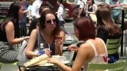 美国千禧一代年轻人精打细算过日子