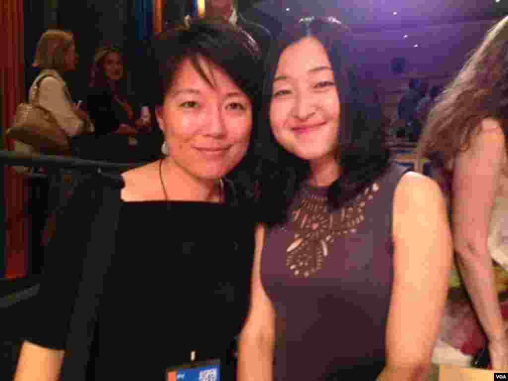 宁馨与麻省理工中国学生姚力（美国之音宁馨提供）