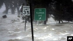 新奥尔良当年遭卡特里娜飓风重创情景。