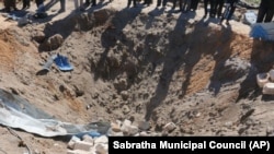 美國戰機轟炸了利比亞薩勃拉達的一個伊斯蘭國組織訓練營地。 (2016年2月19日)