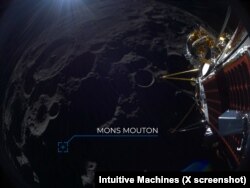 Эта фотография, опубликованная в аккаунте Intuitive Machines в соцсети X, была сделана во время снижения «Афины» над лунной поверхностью. На фото изображено расчетное место посадки — плато Монс-Мутон.