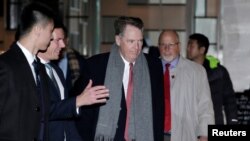 即將常見美中高級別貿易談判的美國貿易代表萊特希澤抵達北京一家酒店。 （2019年2月12日）