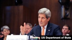 国务卿克里在2月24日在参议院作证（图片来源：美国国务院）