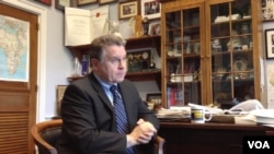 史密斯众议员接受美国之音专访