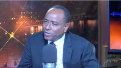 Obboo Dinquu Dayyaasaa Oromoo Somaalee baqatte qarqaaree ijoollee isaaniillee tolaan barsiisa