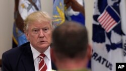 美国总统川普在美军中央司令部发表讲话（２０１７年２月８日）