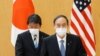 资料照：日本首相菅义伟和外务大臣茂木敏充在东京首相府会晤到访的美国国务卿布林肯期间。（2021年3月16日）