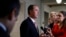 众议院情报委员会主席谢安达(Rep. Adam Schiff, D-CA)在国会接受媒体采访。（2018年2月15日）
