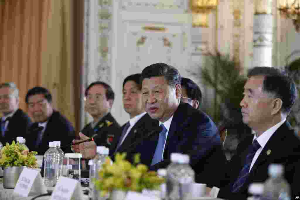 中國國家主席習近平在佛羅里達州海湖莊園的會談中講話(2017年4月7日)。