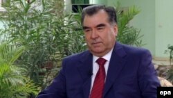 塔吉克斯坦总统拉赫蒙(资料照片)