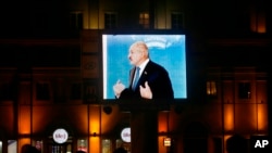 Александр Лукашенко обращается к избирателям (архивное фото) 