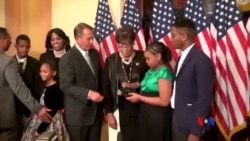 2015-01-06 美國之音視頻新聞: 美國新國會宣誓就職 誓詞歷經修改