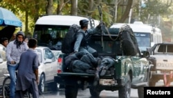 2016年9月5日在阿富汗喀布尔自杀式袭击后受伤的警察。