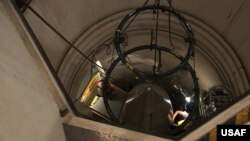 美军人员2016年8月24日维护洲际核导弹（美国空军照片）