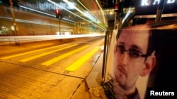 斯诺登的照片在香港街头