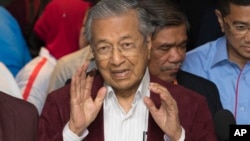 馬來西亞前總理馬哈蒂爾在大選後舉行記者會。（2018年5月9日）