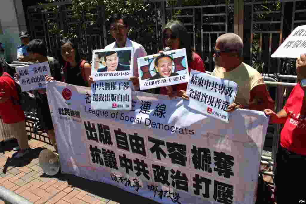 دونالد ترامپ، رئیس جمهوری آمریکا روز پنجشنبه ۲۰ دی گفت اگر برای کسب بودجه ساخت دیوار مرزی در جنوب آمریکا با کنگره به توافق نرسد احتمال دارد وضعیت اضطراری ملی اعلام کند.