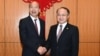 香港中联办主任王志民（右）2019年3月22日会晤台湾高雄市长韩国瑜 （香港中联办网站）