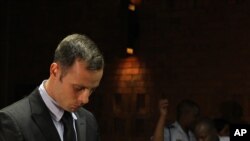 奧運徑賽選手皮斯托利斯星期三在南非比勒陀利亞的法院出庭