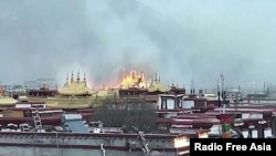 2018年2月17日的视频截图显示拉萨大昭寺起火.