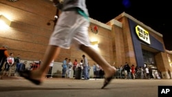 美國人感恩節過後的黑色星期五購物成為節日活動之一。