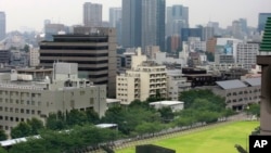 在東京的日本防衛省（國防部）大院，其中部署了PAC-3愛國者導彈系統（2017年8月10日）。