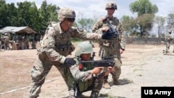 美國陸軍訓練菲律賓軍人（美國陸軍2019年3月6日照片）