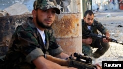 反政府武装人员在古赛尔镇