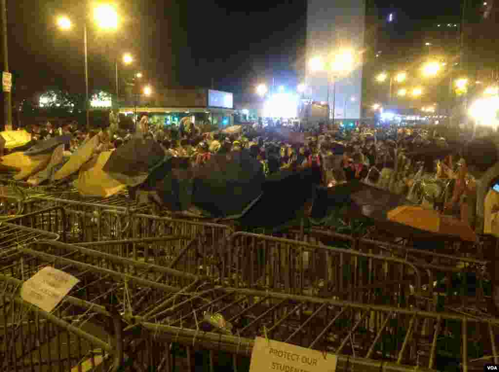 香港争真普选全民抗争星期二进入第3天（美国之音图片/海彦拍摄）