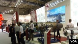 莫斯科国防武器出口展上的战机引擎。（美国之音白桦拍摄）