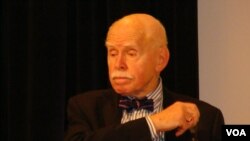 纽约大学法学教授孔杰荣