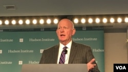 哈德遜研究所中國戰略中心主任白邦瑞（美國之音鍾辰芳拍攝）